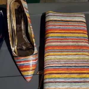 Matching heels an purse
